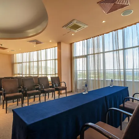 Rosslyn Dimyat 4*